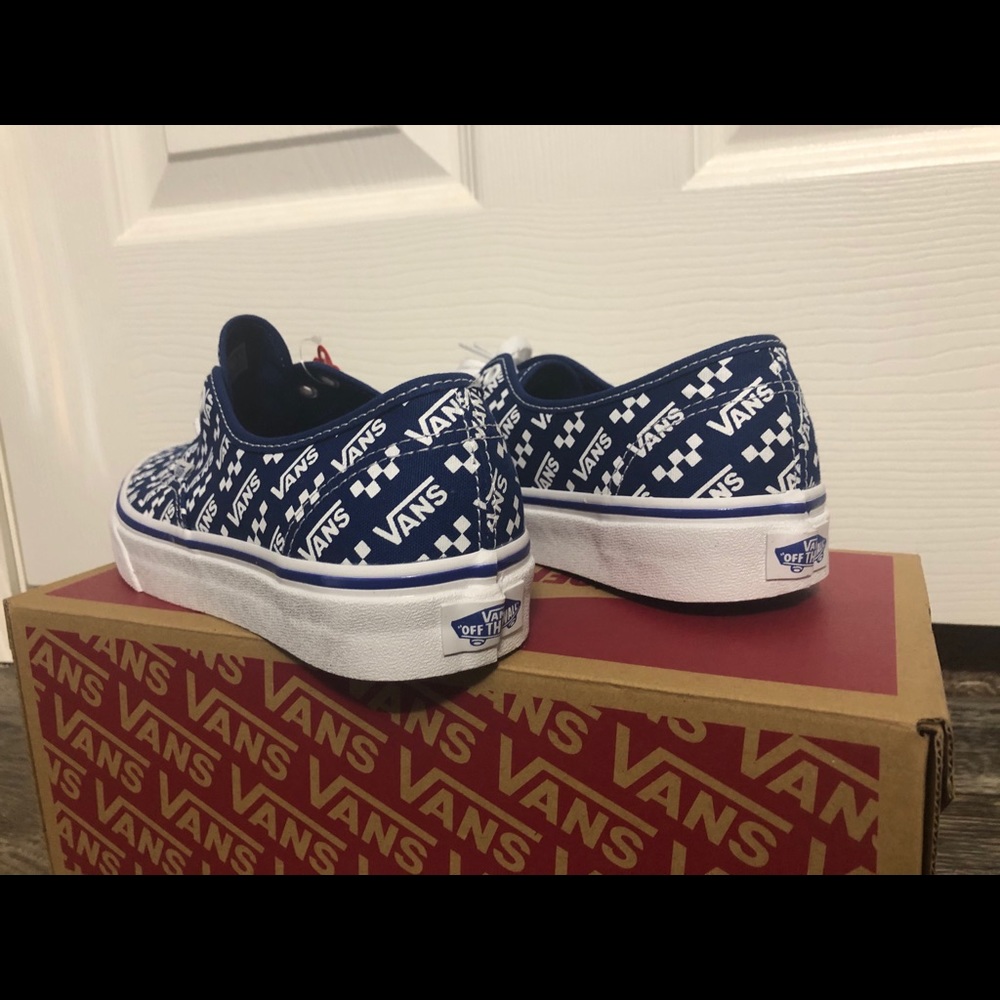 Vans - Picture 4 of 4